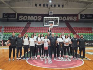 Mineras, listas para competir en casa