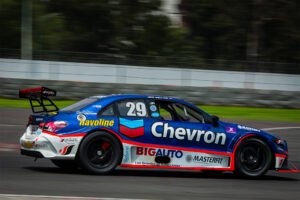 JOSÉ ARELLANO ROZA EL PODIO EN EL SPEEDFEST